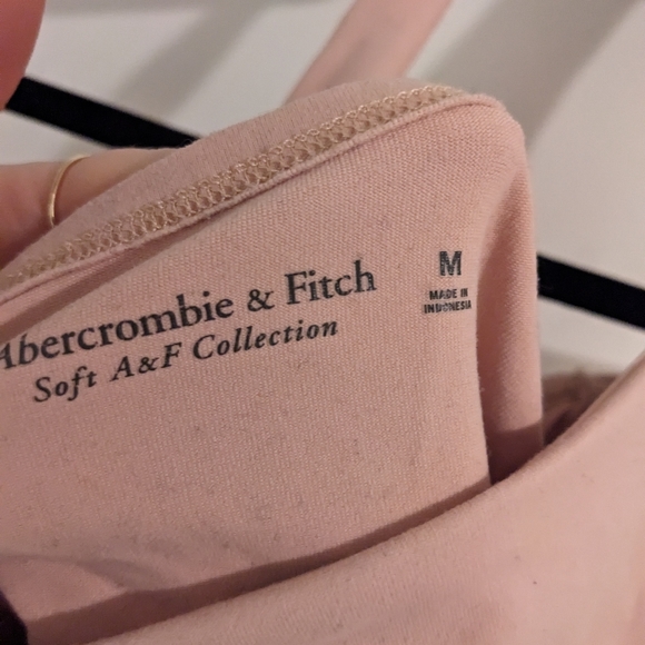 Abercrombie & Fitch baby pink halter bodysuit size M - Picture 2 of 2